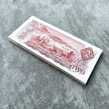 Load image into Gallery viewer, 1974 Half Bundle $2 Notes Canada 50 Consecutive Banknotes
