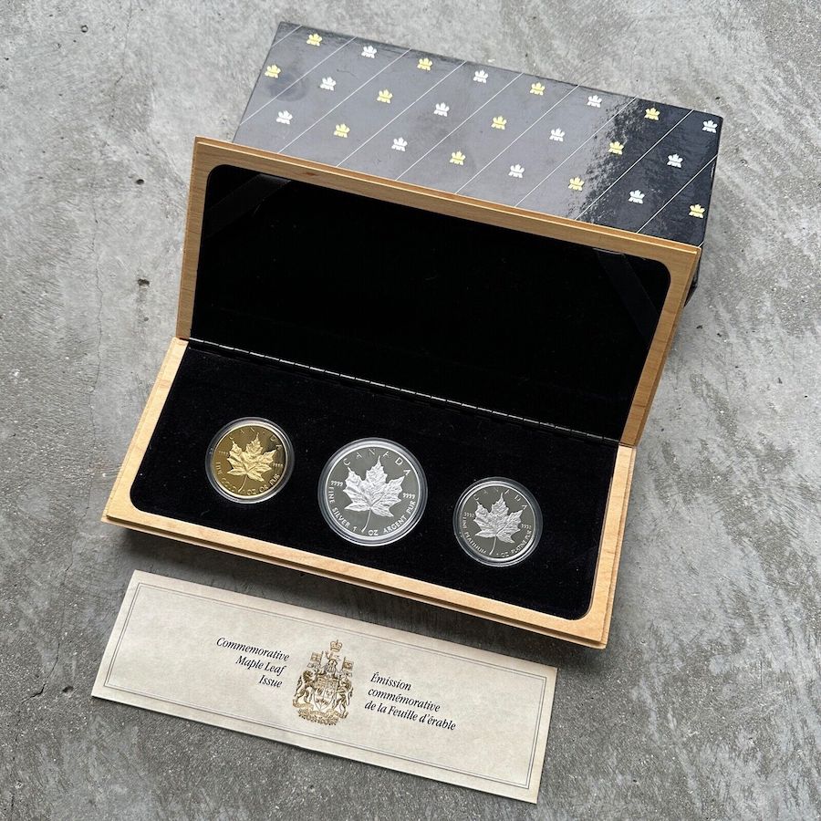 1989 Canada Proof Maple Leaf Set .9999 Coin set - 1oz Gold + 1oz Platinum Silver
