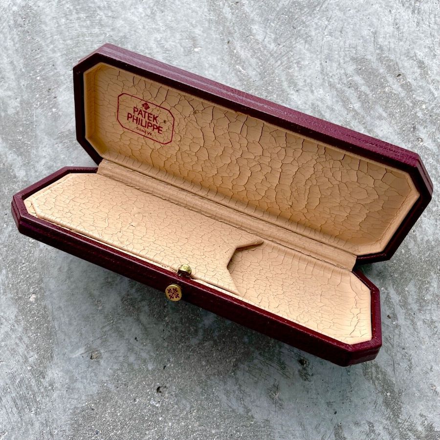 Vintage Patek Burgundy Watch box with outer box - Attractive condition!
