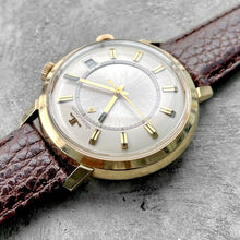 Load image into Gallery viewer, Vintage Jeager LeCoultre Memovox Stunning Unpolished Condition
