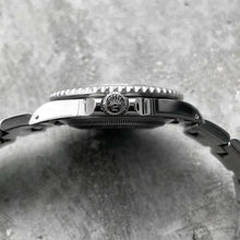 Load image into Gallery viewer, 1997 Rolex GMT Master 16700 Stainless Steel Pepsi
