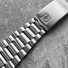 Load image into Gallery viewer, 1975 Vintage Omega Flightmaster 145.036 1162 Bracelet - Fully Serviced - Tropical brown
