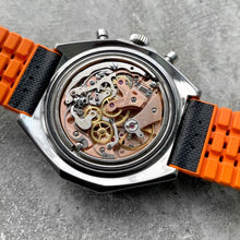 Load image into Gallery viewer, 48mm Vintage Breitling Chronomat 0818 Venus 178 White dial
