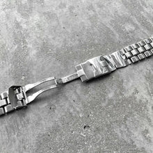 Load image into Gallery viewer, Vintage Breitling Super Avenger Stainless Steel S2303 Bracelet 891A Endlink 24mm

