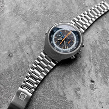 Load image into Gallery viewer, 1975 Vintage Omega Flightmaster 145.036 1162 Bracelet - Fully Serviced - Tropical brown

