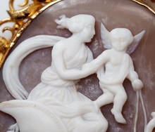 Load image into Gallery viewer, Vintage Toni Cavelti solid 18k gold handcarved shell cameo brooch - Goddess Hera
