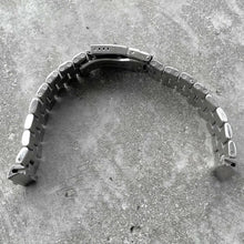 Load image into Gallery viewer, Vintage Breitling Super Avenger Stainless Steel S2303 Bracelet 891A Endlink 24mm
