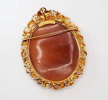Load image into Gallery viewer, Vintage Toni Cavelti solid 18k gold handcarved shell cameo brooch - Goddess Hera
