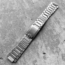 Load image into Gallery viewer, 1960 Vintage Omega Bracelet Stainless Steel Band 7077
