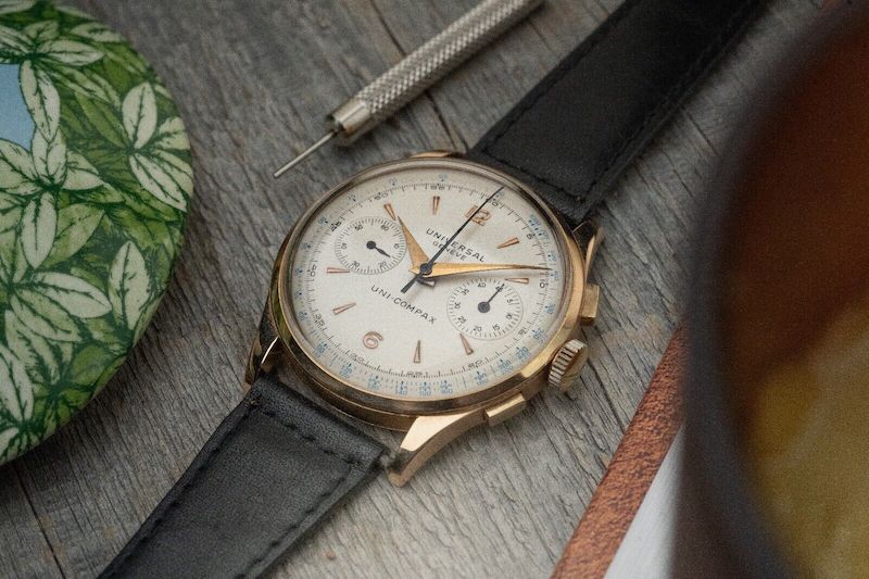 Universal Geneva Uni-Compax 18k Yellow Gold 124103