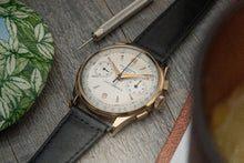 Load image into Gallery viewer, Universal Geneva Uni-Compax 18k Yellow Gold 124103
