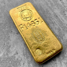 Load image into Gallery viewer, 1960 Rothschild Kilo Gold Poured Bar .9999 Samuel Montagu &amp; Co London
