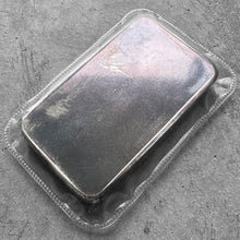 Load image into Gallery viewer, Vintage Johnson Matthey 5 oz .999 Silver bar - Plain Back - Sealed
