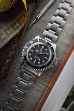 Load image into Gallery viewer, 1970 Tudor Submariner 7016/0 Stainless Steel - 1 Year Type Dial + Lollipop Hand
