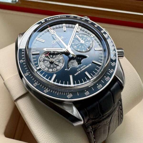 2022 Omega Speedmaster Moonphase blue dial 30433445203001 - Box + Papers