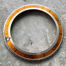 Load image into Gallery viewer, Original Omega Seamaster 082SU1703 Planet Ocean 2200.50 Orange Bezel 45.5mm
