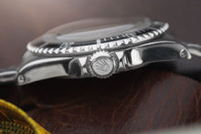 Load image into Gallery viewer, 1970 Tudor Submariner 7016/0 Stainless Steel - 1 Year Type Dial + Lollipop Hand
