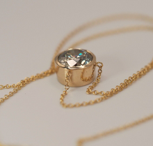 Load image into Gallery viewer, Vintage solid 14-18K gold natural 2.00 ct Diamond solitaire bezel-set necklace
