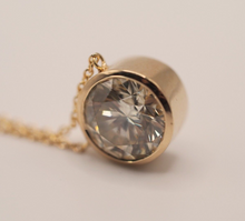 Load image into Gallery viewer, Vintage solid 14-18K gold natural 2.00 ct Diamond solitaire bezel-set necklace
