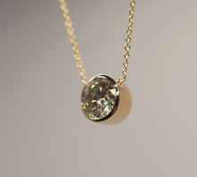 Load image into Gallery viewer, Vintage solid 14-18K gold natural 2.00 ct Diamond solitaire bezel-set necklace
