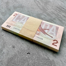 Load image into Gallery viewer, 1986 Bundle of $2 Canada Banknotes 100 Consecutive
