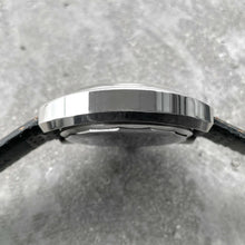 Load image into Gallery viewer, Vintage Breitling Incabloc 93001 15 Stainless Steel Chronograph - Unpolished
