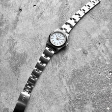 Load image into Gallery viewer, Ladies 26mm Date 67194 Stainless Oyster White dial Roman Numeral Fluted bezel
