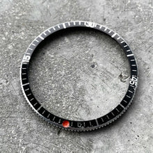 Load image into Gallery viewer, Original Vintage Breitling 2005 Super Ocean Bezel

