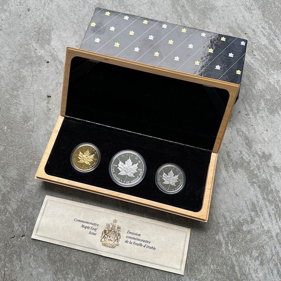 1989 Canada Proof Maple Leaf Set .9999 Coin set – 1oz Gold + 1oz