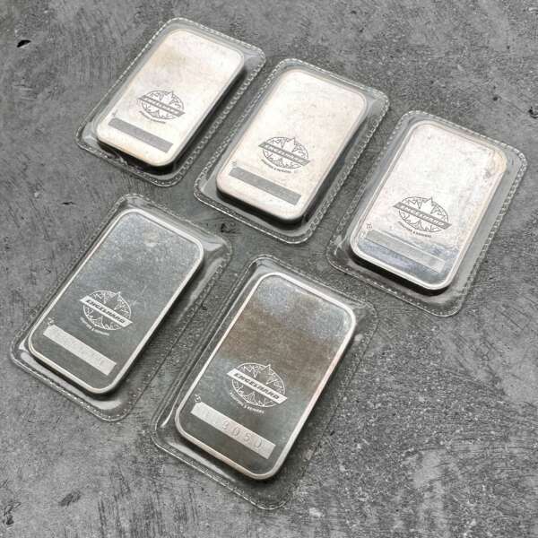 Set of Vintage Engelhard Scotiabank 1oz Silver bars51