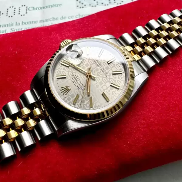 31mm Rolex68273 Datejust New Old Stock Box and Papers Jubilee Anniversary Dial23 result