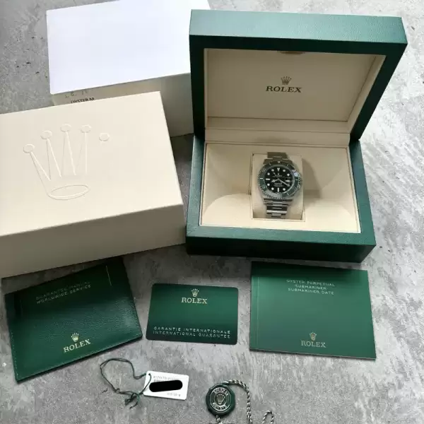 Rolex 41mm Submariner 126610 Stainless Box Papers 126610LV Starbucks12 result