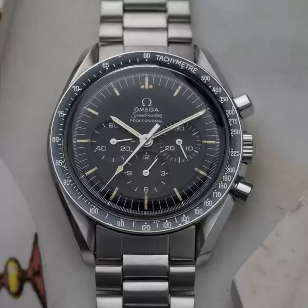 1969 Omega Speedmaster 145022 69 Dot Close To 70 Bezel Straight Writing10 result