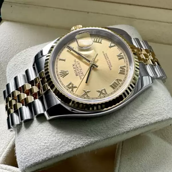 36mm Rolex Datejust 116233 Two Tone Gold dial Box23 result