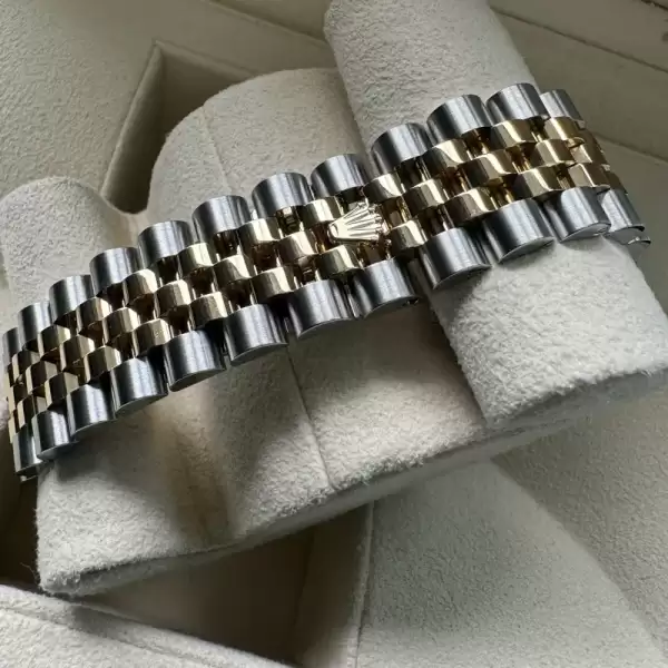 36mm Rolex Datejust 116233 Two Tone Gold dial Box24 result